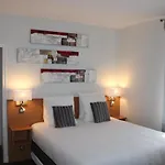 De Paris 3*