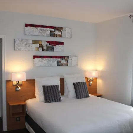 De Paris 3*