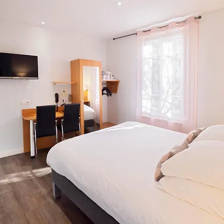 Otel De Paris 3*