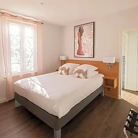 Hotel De Paris 3*