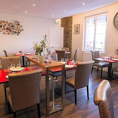 De Paris Hotel 3*